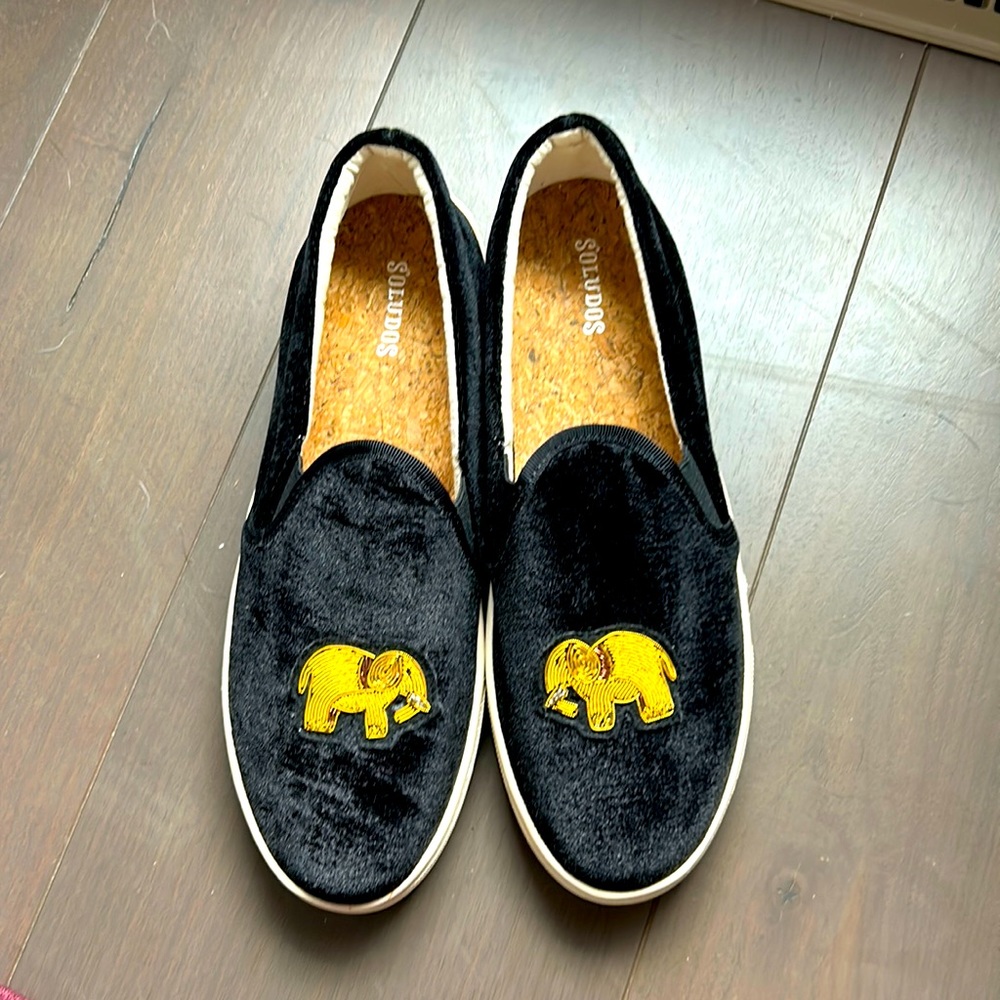 Soludos black velvet slides - like new - size 8.5